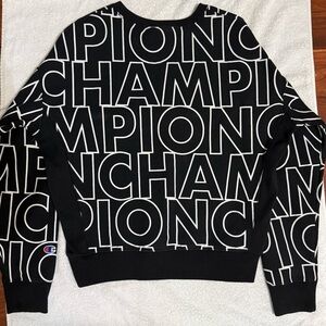 Champion Reverse Weave Women’s Large Spellout Black Logo Crewneck Sweatshirt